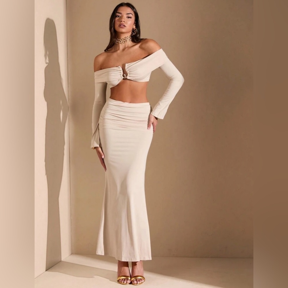 SHEIN BAE Off Shoulder Top With Fish Tail Slit Skirt Set